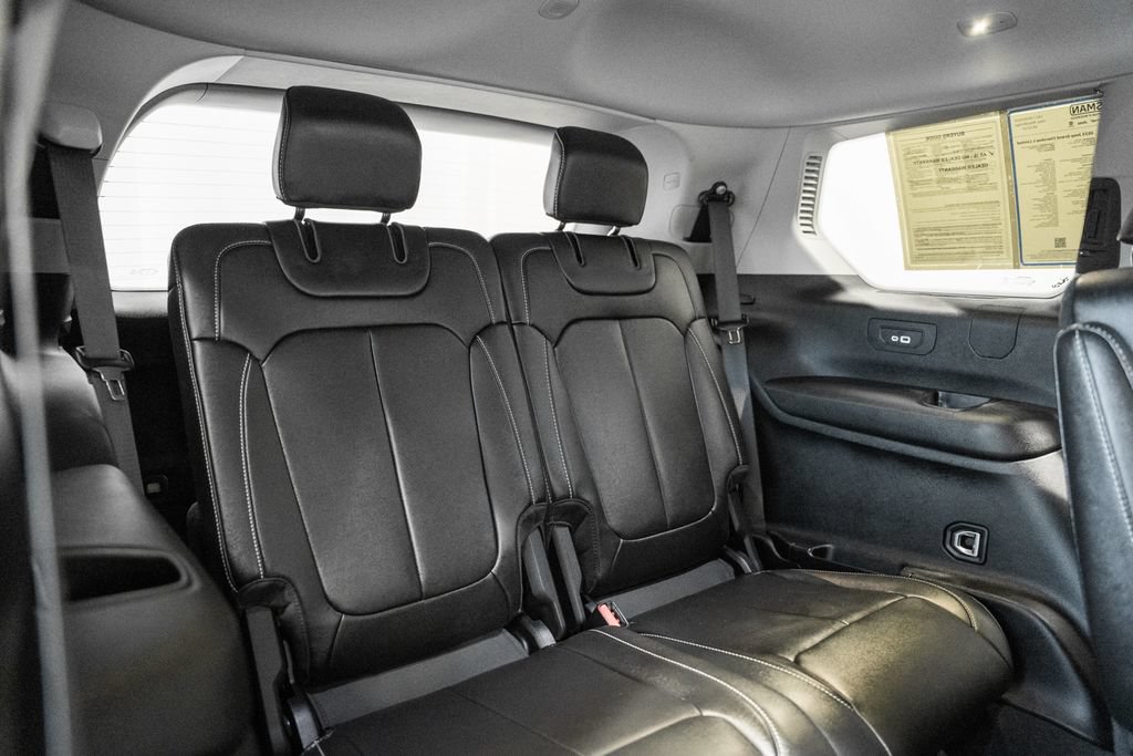 Used 2023 Jeep Grand Cherokee L Limited AWD/4WD image 35