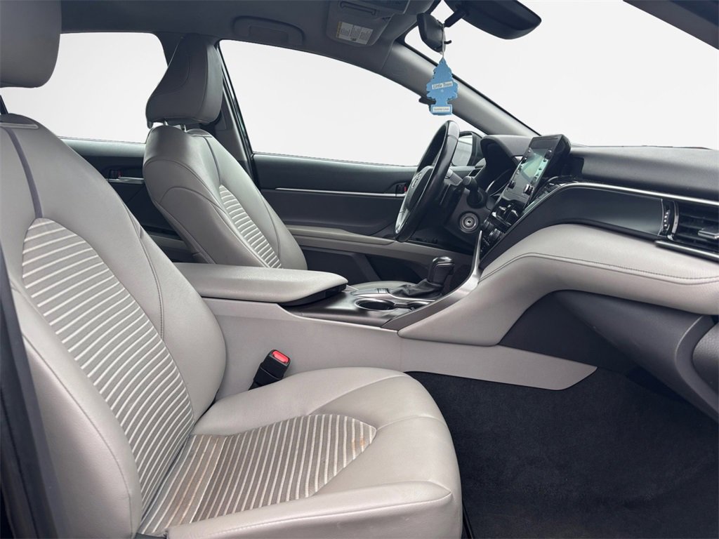 Used 2022 Toyota Camry SE image 26