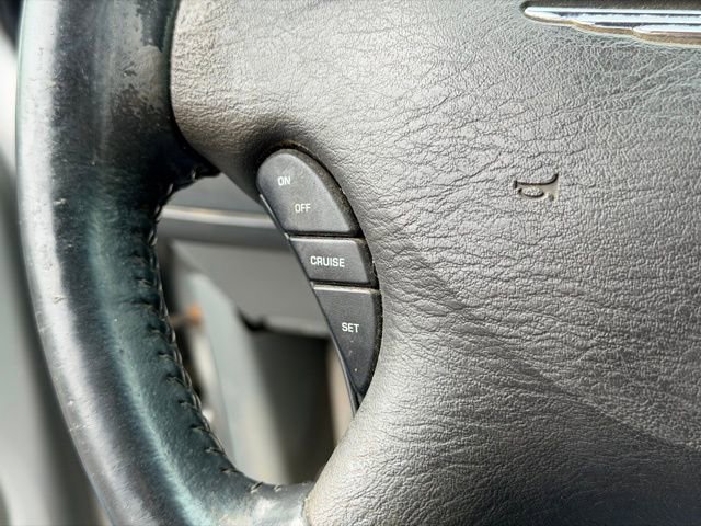 Used 2007 Chrysler Town & Country Touring image 9