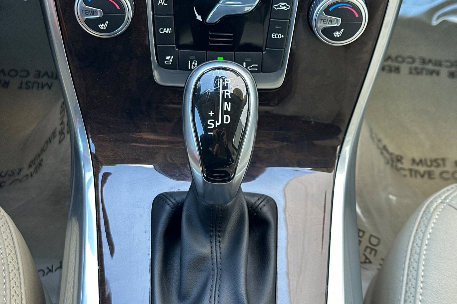 Used 2016 Volvo XC70 T5 Platinum w/ Protection Package image 24