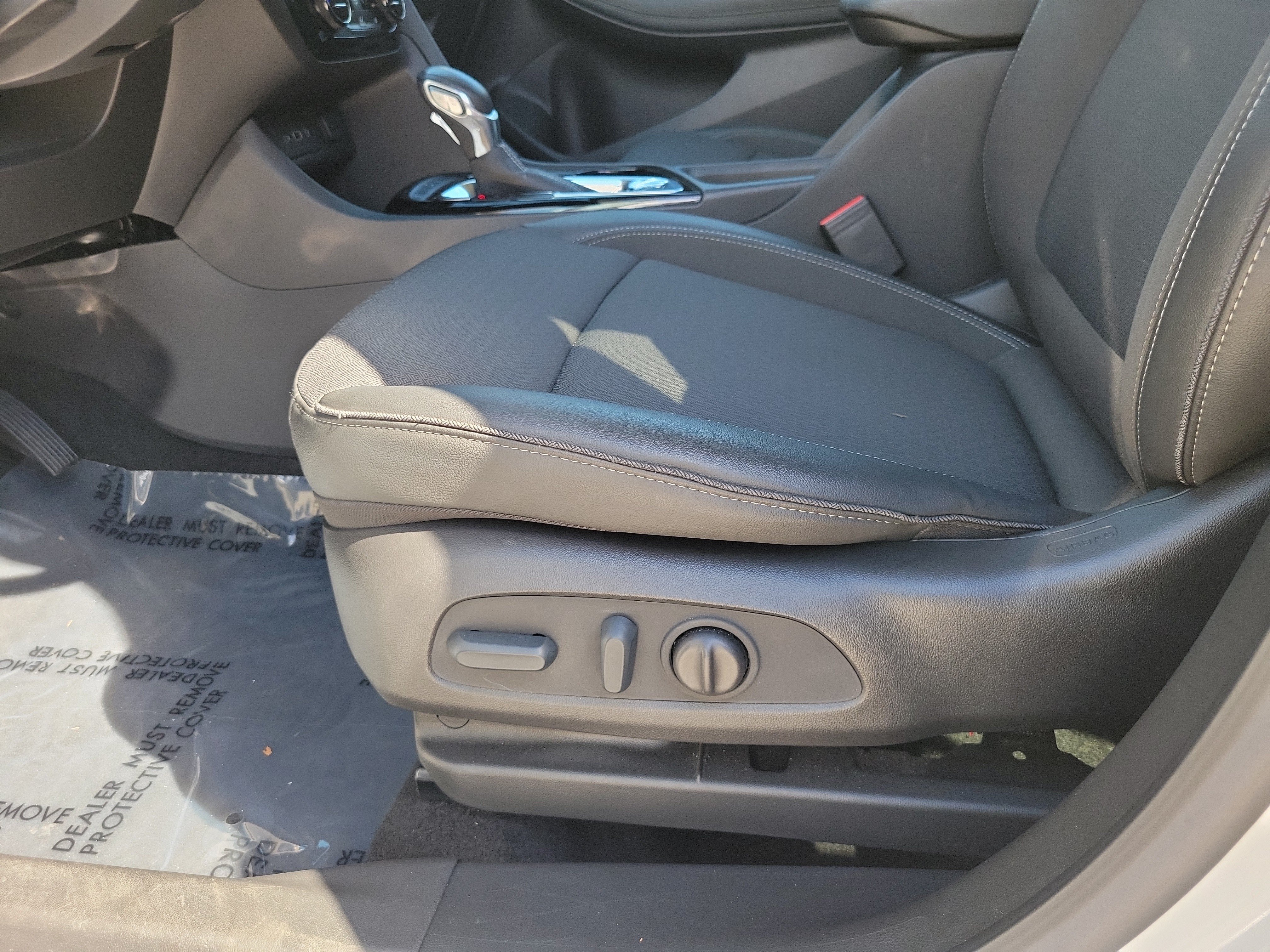 Used 2023 Buick Encore GX Select w/ Sport Touring Package FWD image 12