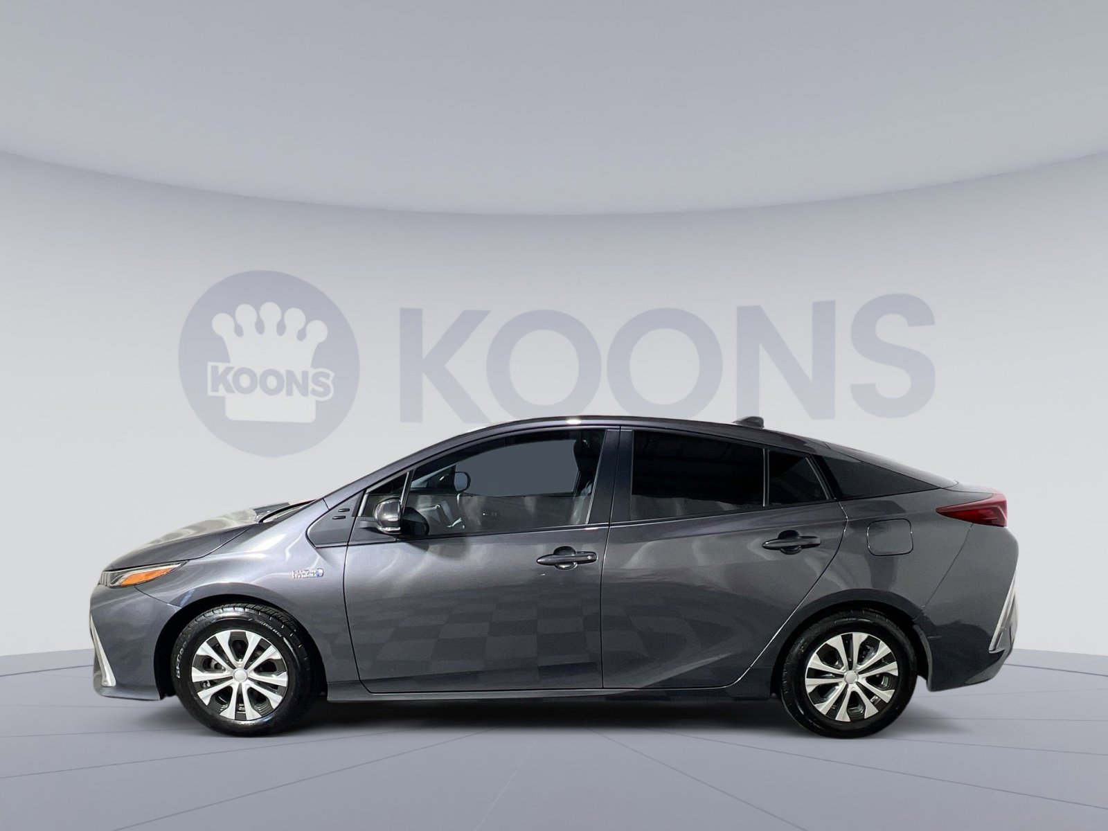 Used 2022 Toyota Prius Prime XLE image 2