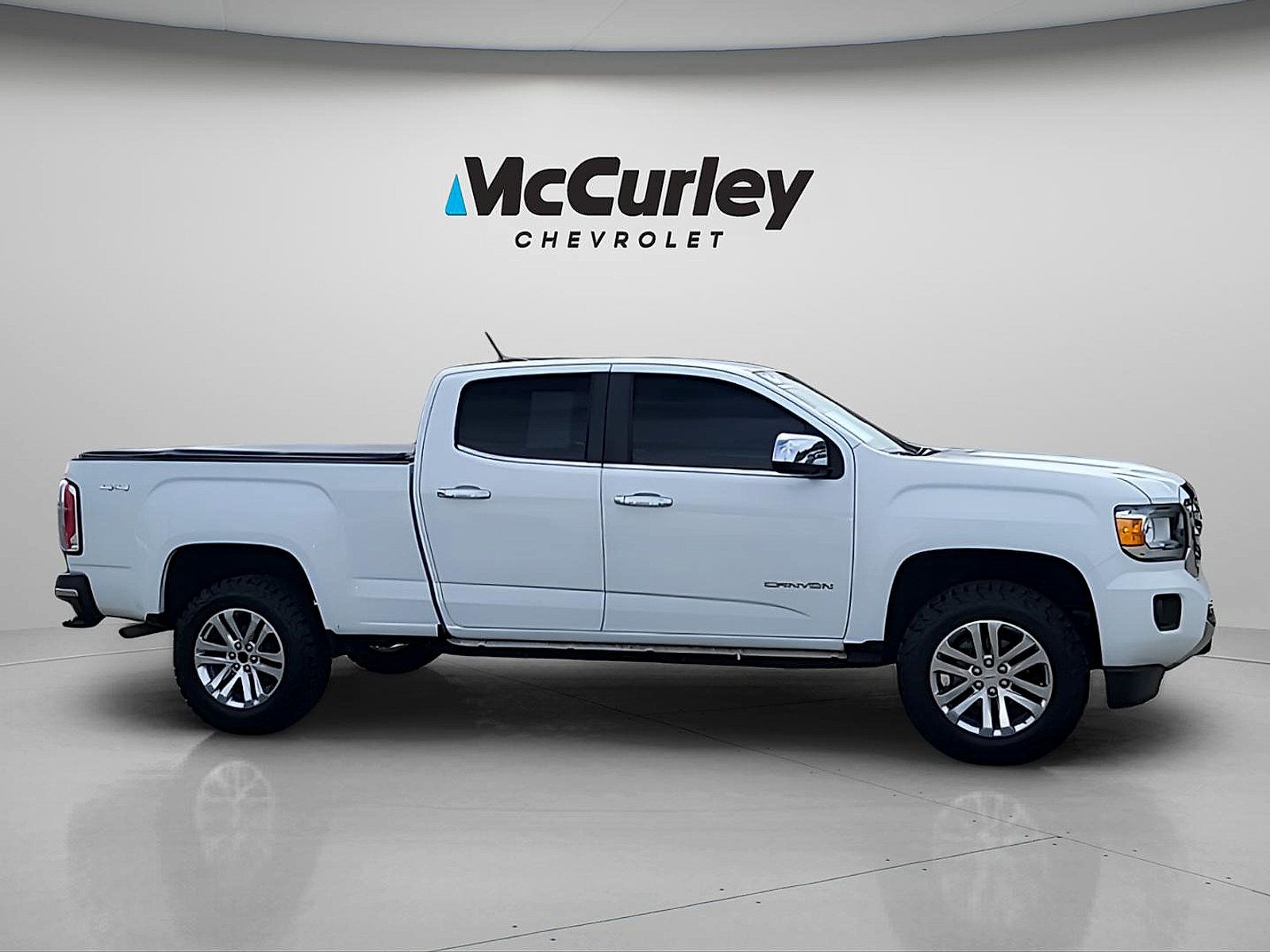 Used 2018 GMC Canyon SLT w/ Driver Alert Package AWD/4WD image 8