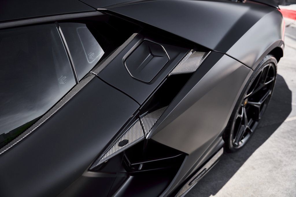 Used 2025 Lamborghini Revuelto image 14