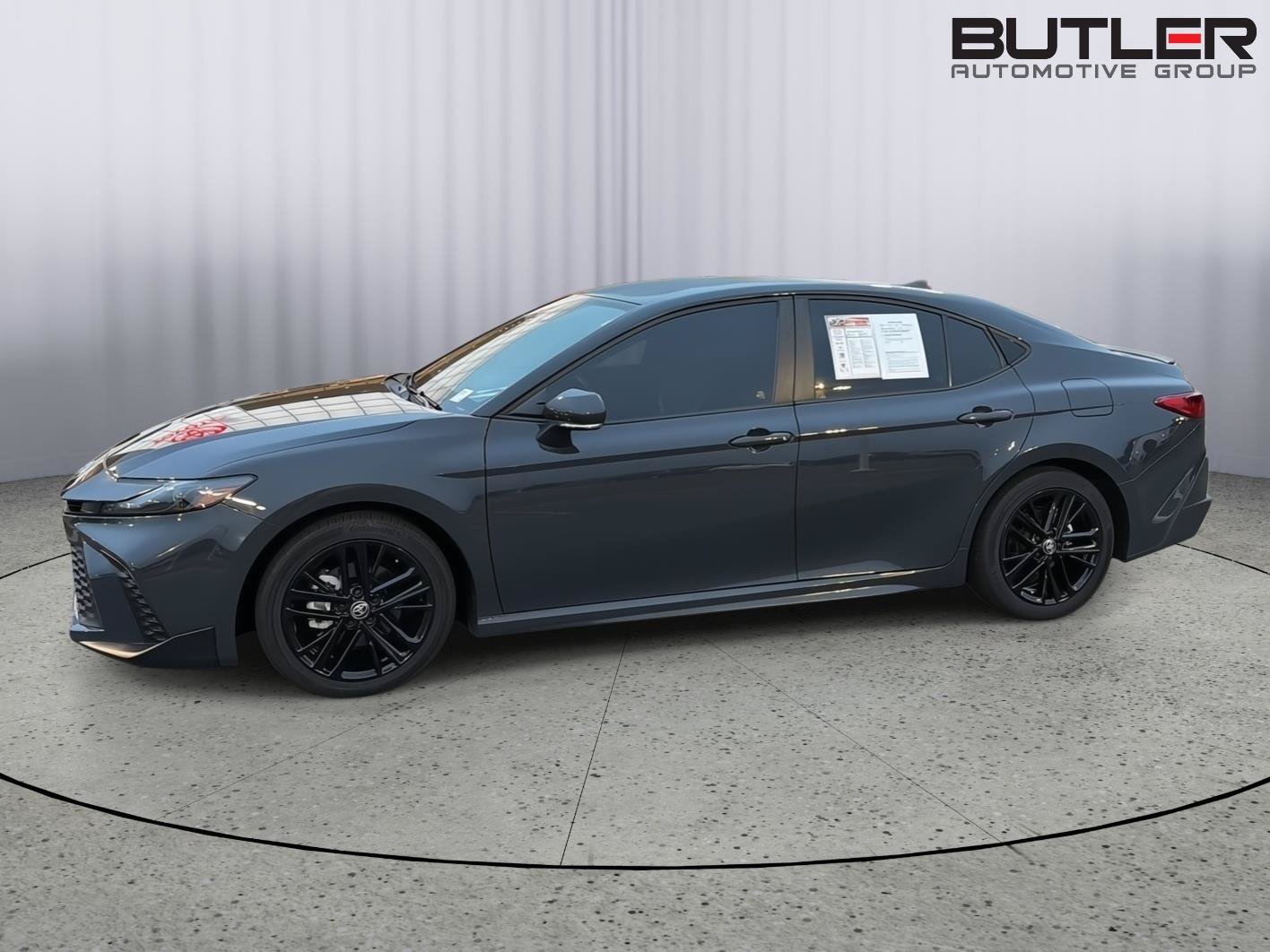 Used 2025 Toyota Camry SE w/ Multimedia Upgrade Package FWD image 3