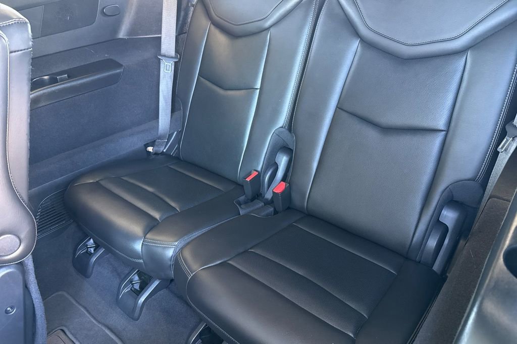 Used 2025 Cadillac XT6 Premium Luxury image 24