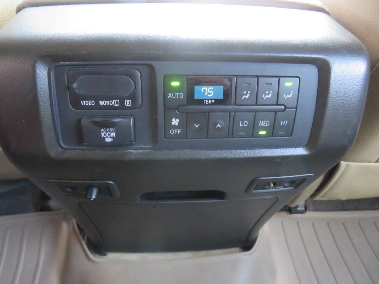 Used 2011 Toyota Sequoia Limited image 21