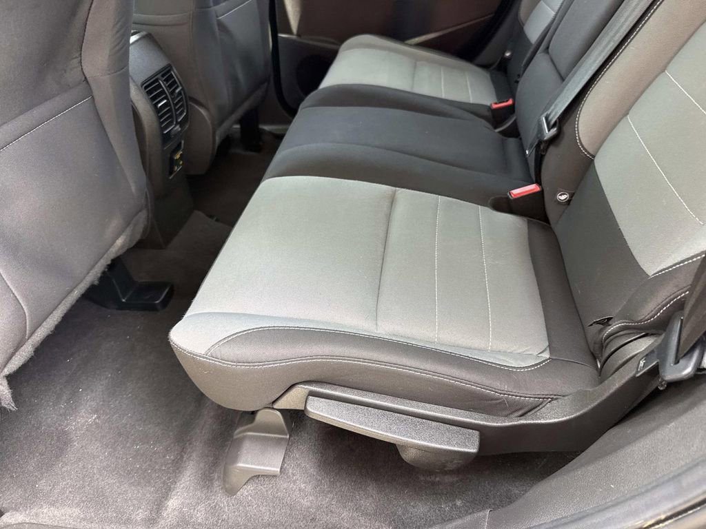 Used 2015 Ford Escape SE w/ Equipment Group 201A FWD image 16