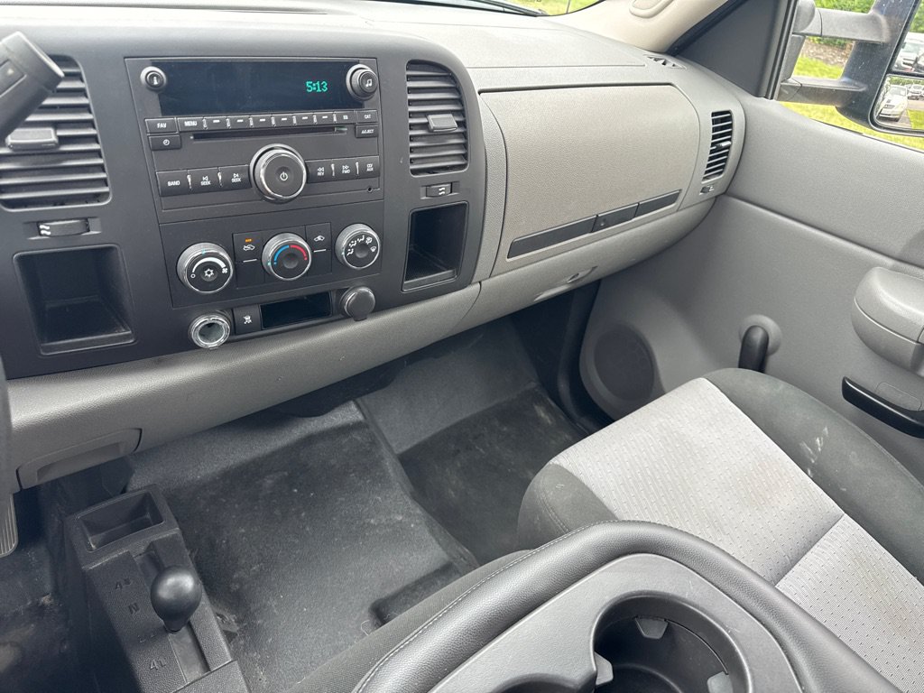 Used 2009 Chevrolet Silverado 2500 W/T w/ Snow Plow Prep Package AWD/4WD image 15