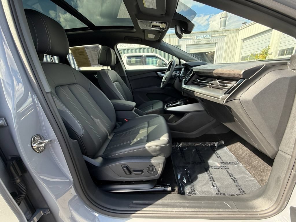 Used 2025 Audi Q4 e-tron Premium Plus RWD image 26