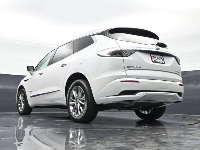 Used 2023 Buick Enclave Avenir w/ Avenir Technology Package AWD/4WD image 48