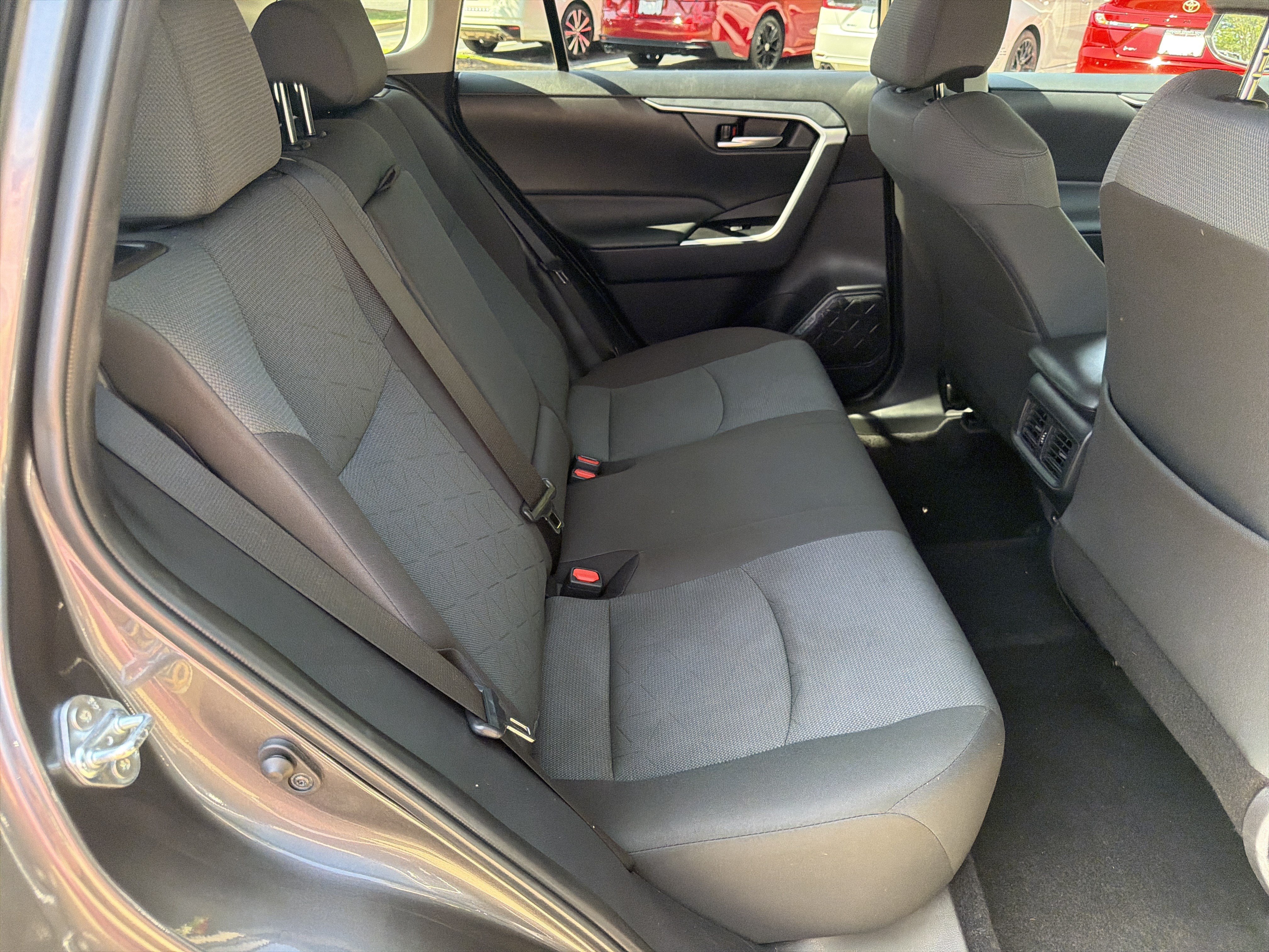 Used 2025 Toyota RAV4 XLE FWD image 15