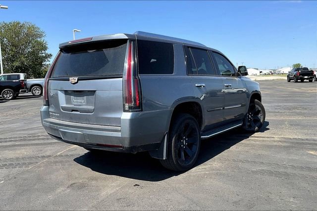 Used 2020 Cadillac Escalade Luxury w/ Escalade Sport Edition AWD/4WD image 4