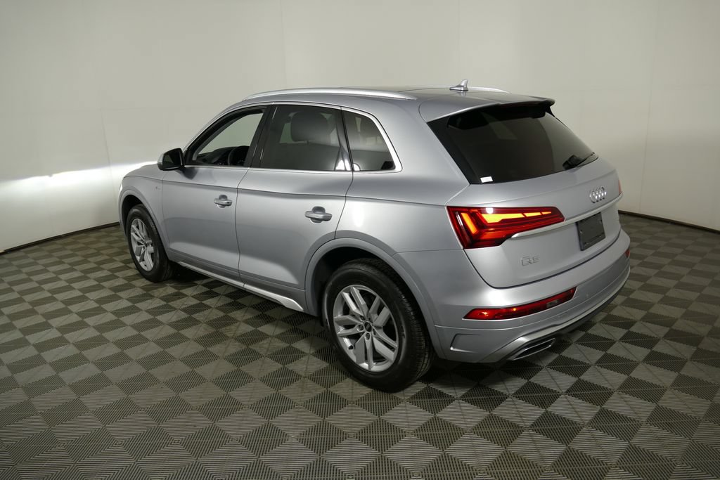 Certified 2022 Audi Q5 2.0T Premium w/ Convenience Package AWD/4WD image 5