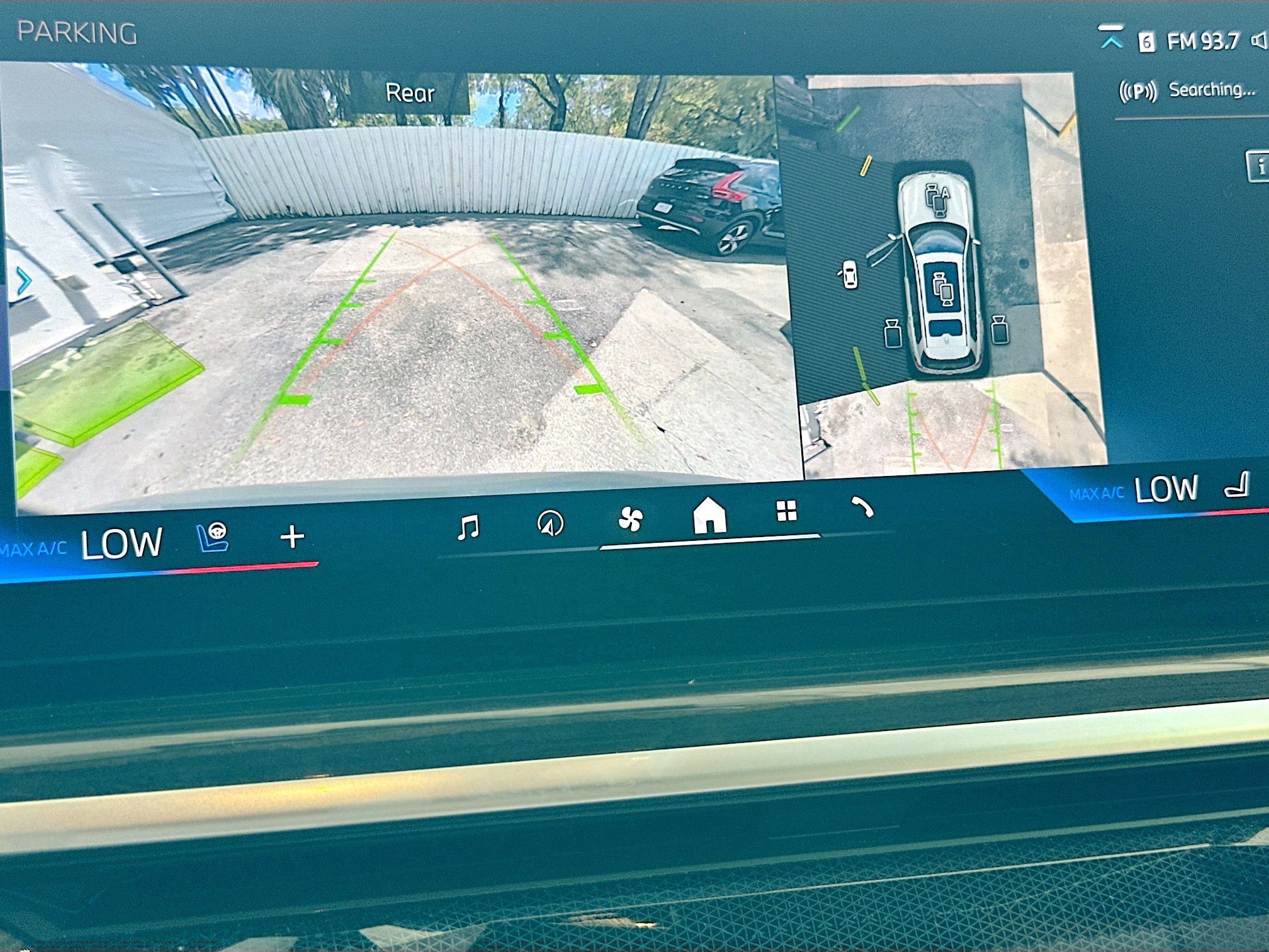 Certified 2024 BMW X7 xDrive40i w/ Executive Package image 14