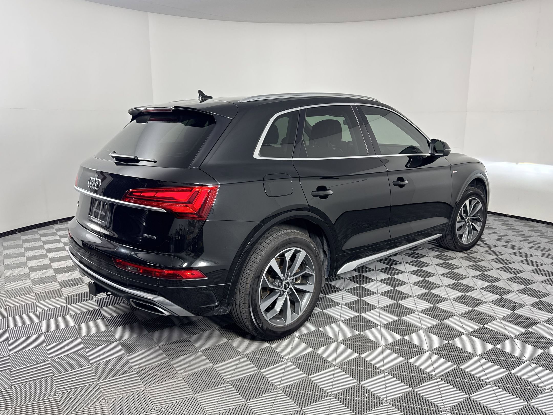 Used 2023 Audi Q5 2.0T Premium Plus w/ Premium Plus Package image 9