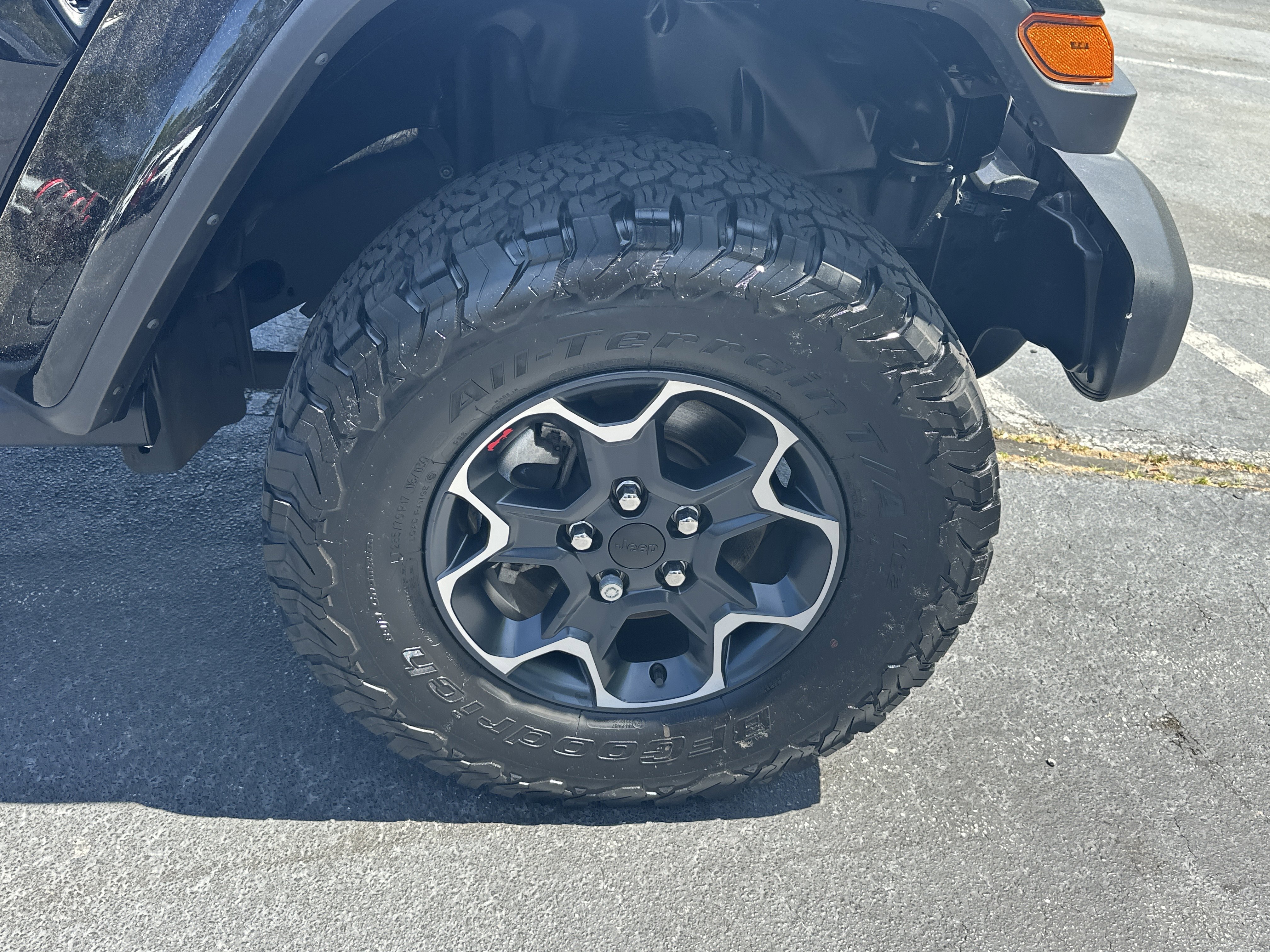 Used 2023 Jeep Wrangler Unlimited Rubicon w/ Cold Weather Group AWD/4WD image 16
