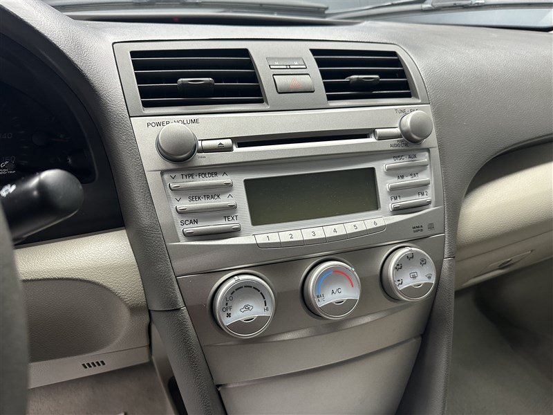 Used 2011 Toyota Camry LE FWD image 22