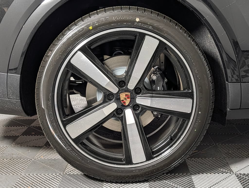 New 2026 Porsche Cayenne AWD/4WD image 13