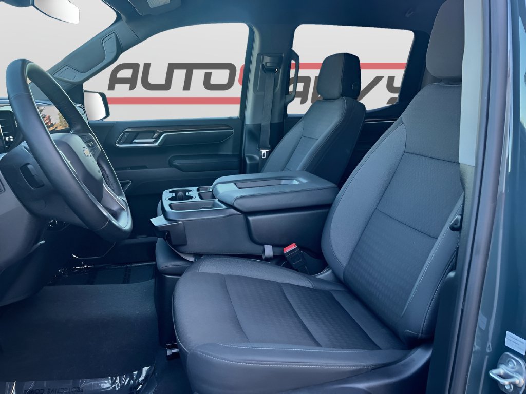 Used 2025 Chevrolet Silverado 1500 LT AWD/4WD image 22