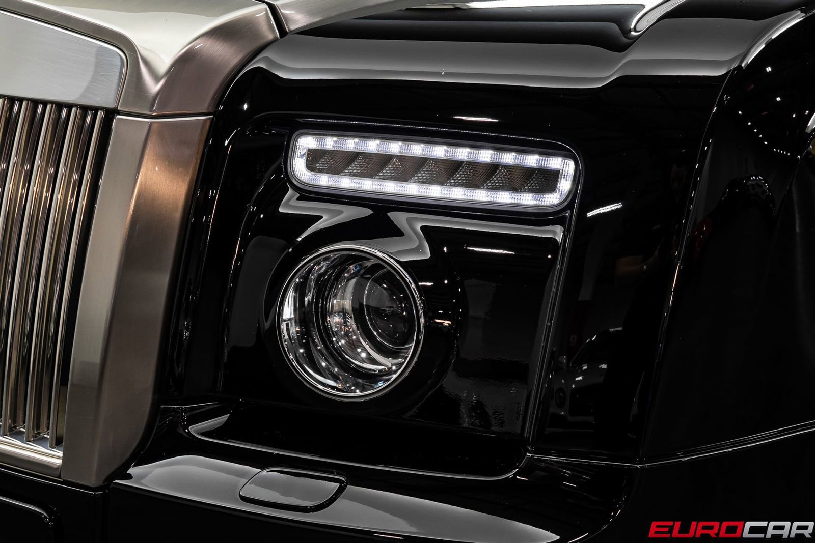 Used 2010 Rolls-Royce Phantom Coupe image 12