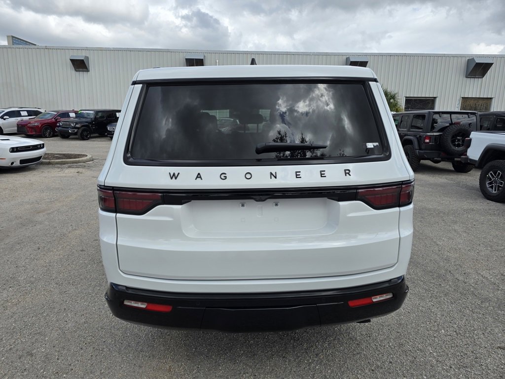 New 2025 Jeep Wagoneer L Series II w/ HD Trailer Tow Package w/25F image 5