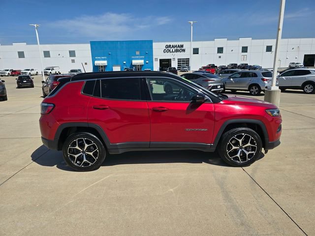 Used 2025 Jeep Compass Limited AWD/4WD image 18