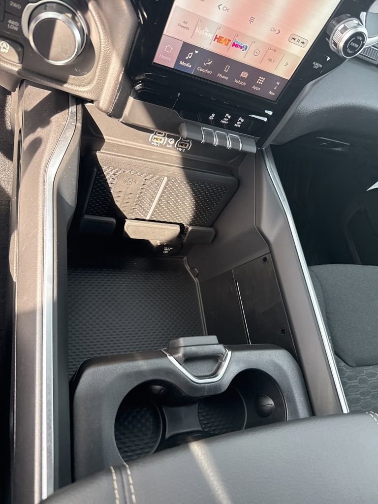 New 2026 RAM 1500 4x4 Crew Cab image 19