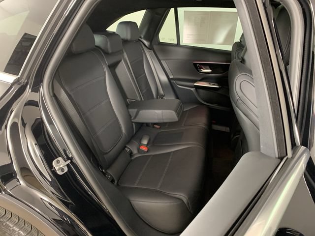 Used 2025 Mercedes-Benz GLC 300 4MATIC image 34
