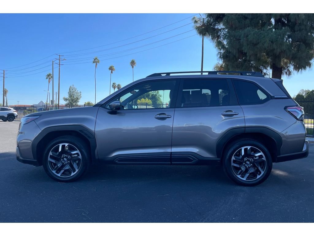 Used 2025 Subaru Forester Limited image 2