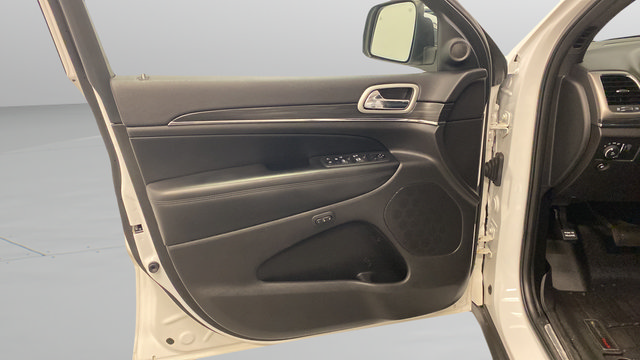 Used 2019 Jeep Grand Cherokee Limited AWD/4WD image 27