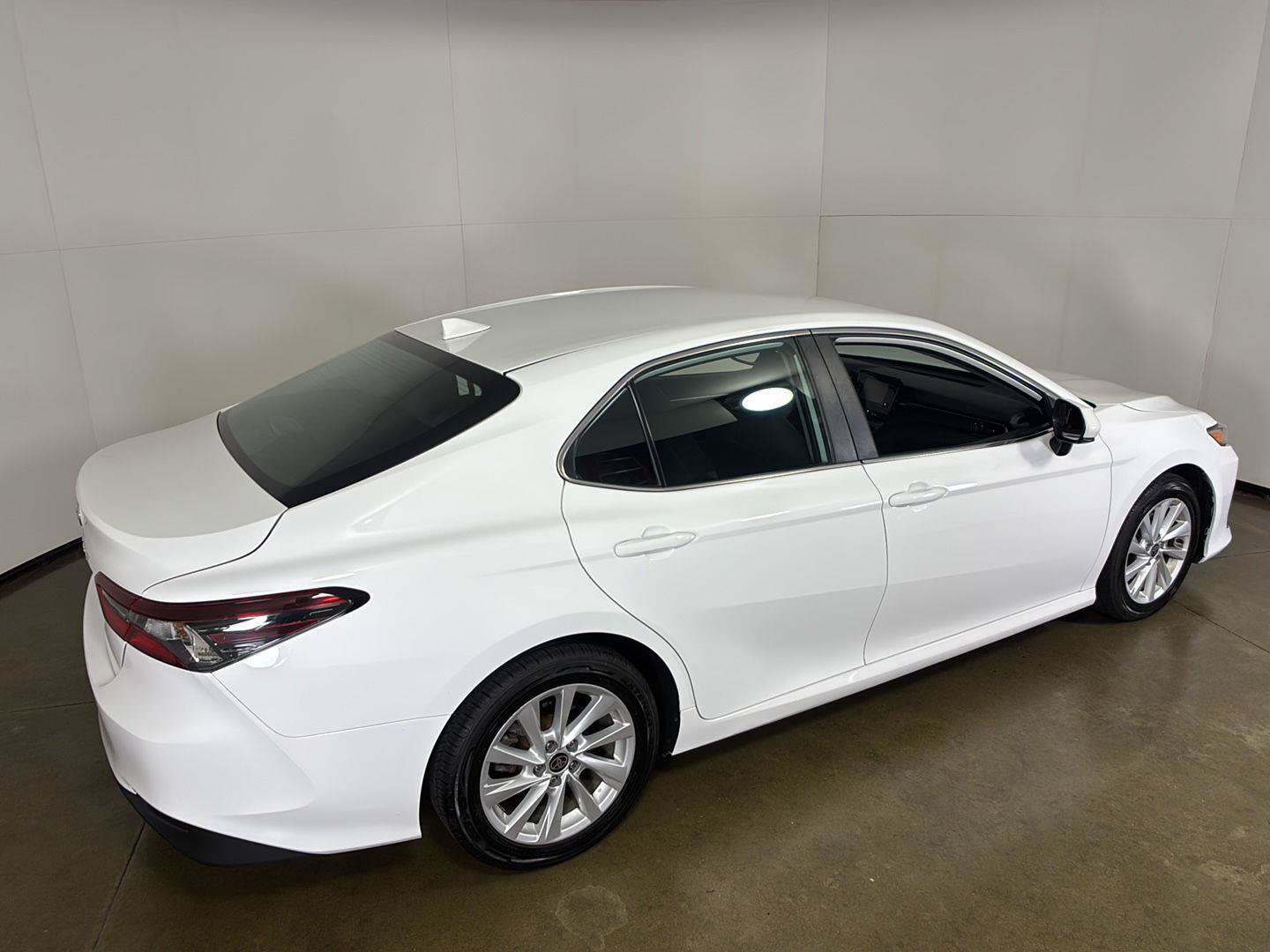 Used 2024 Toyota Camry LE FWD image 10