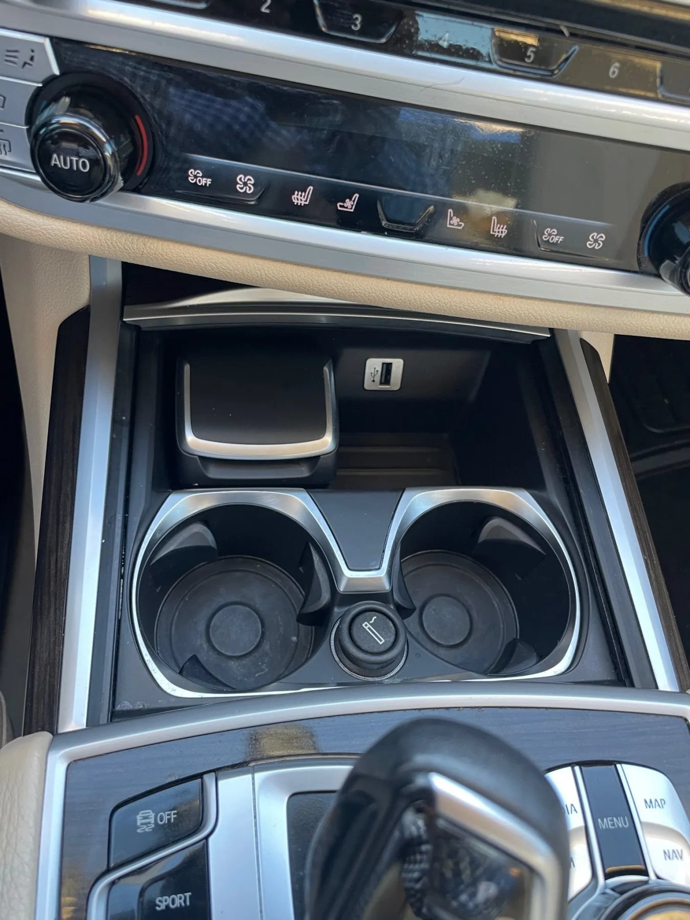 Used 2018 BMW 740i RWD image 29