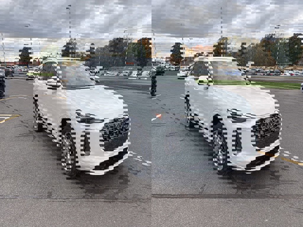 New 2025 Audi Q5 Premium Plus