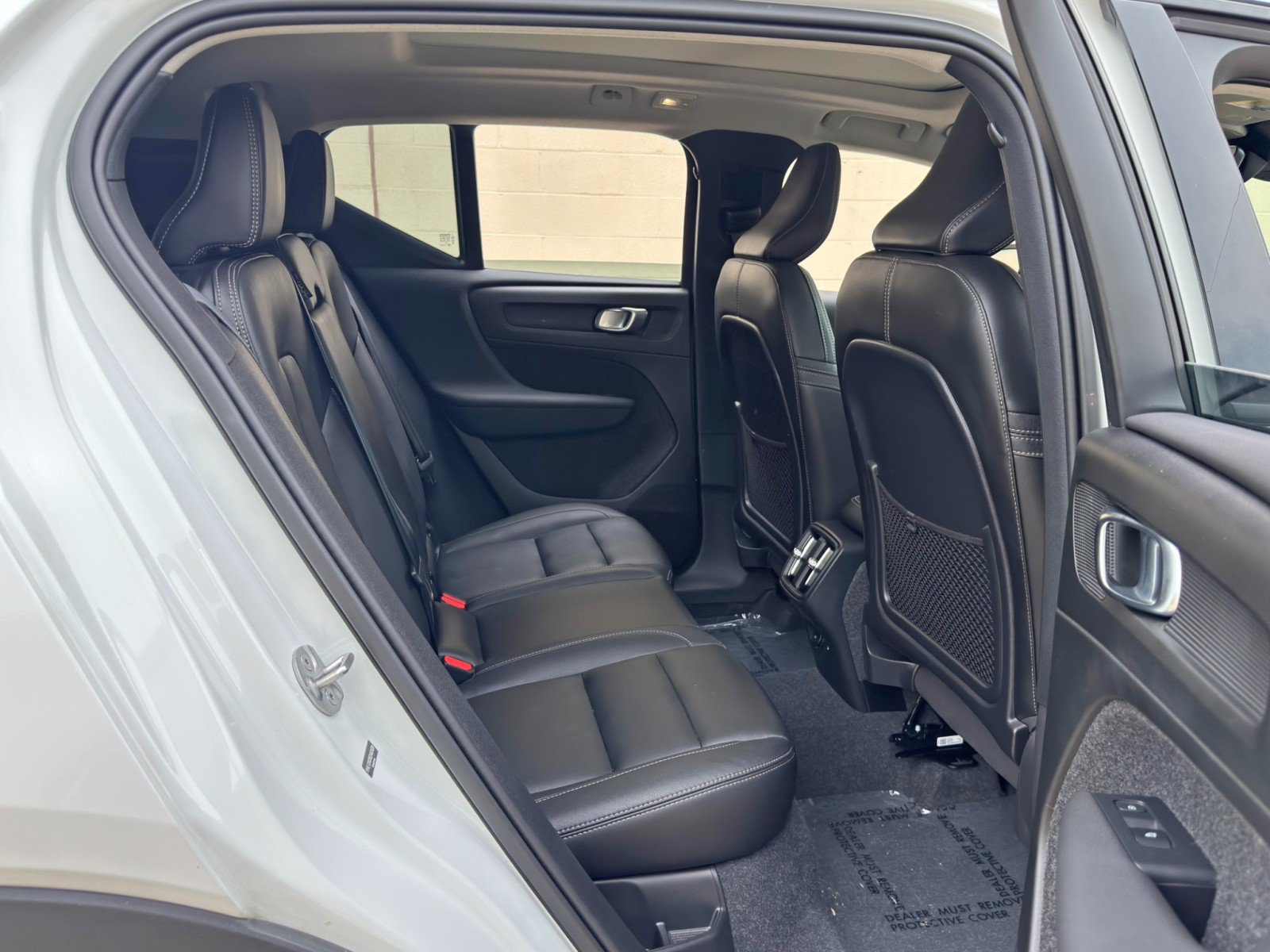 Used 2025 Volvo XC40 B5 Plus w/ Protection Package Premier AWD/4WD image 45