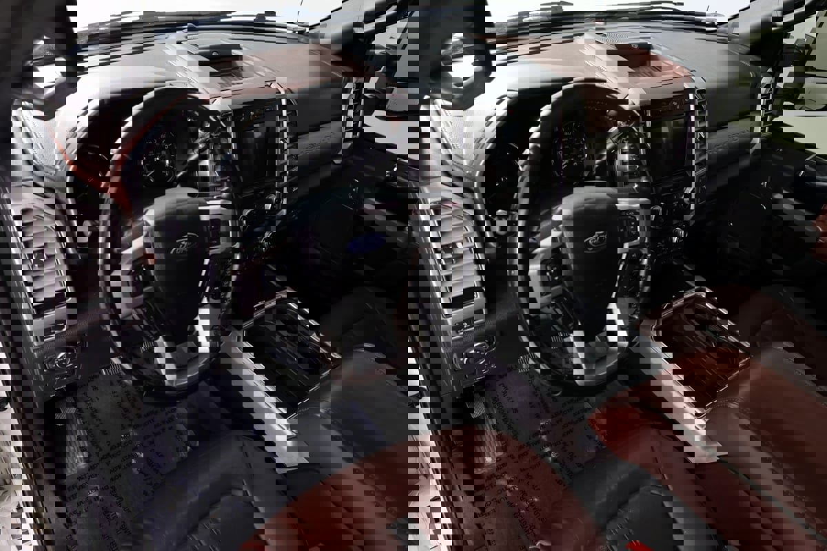 Used 2020 Ford F350 Platinum w/ FX4 Off-Road Package image 24