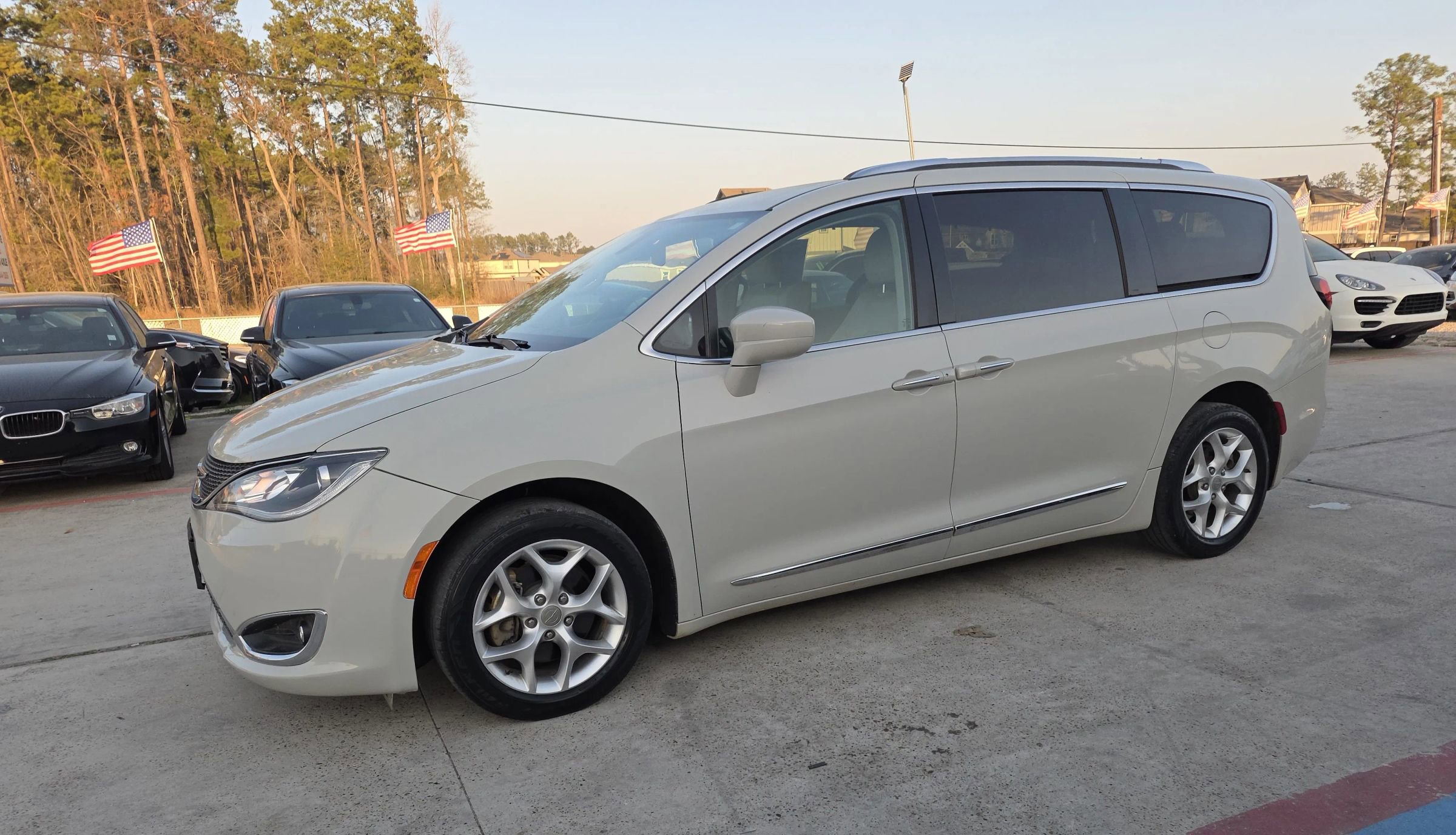 Used 2020 Chrysler Pacifica Touring-L Plus w/ Tire & Wheel Group