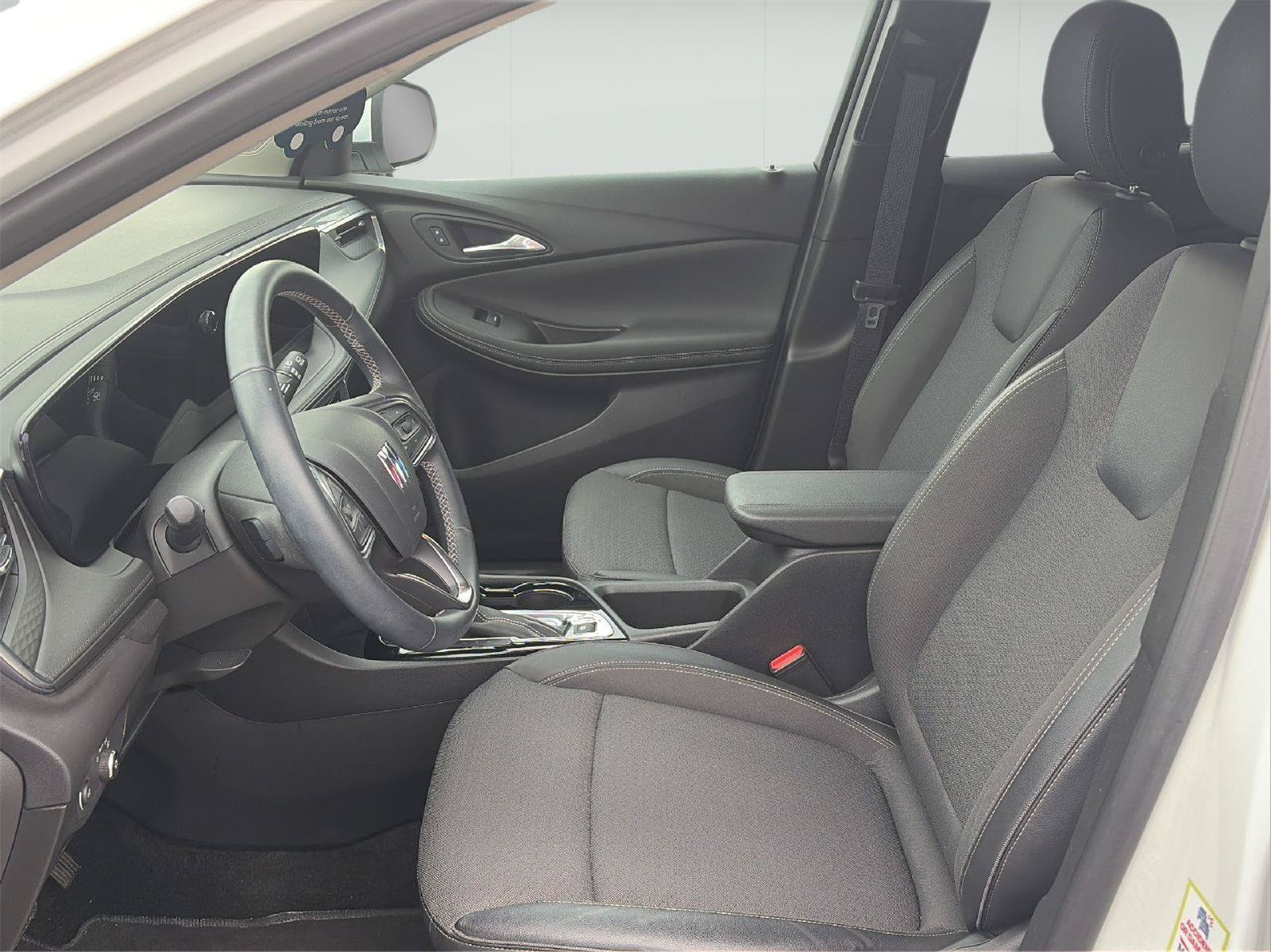 Certified 2024 Buick Encore GX Preferred w/ Comfort Package FWD image 11
