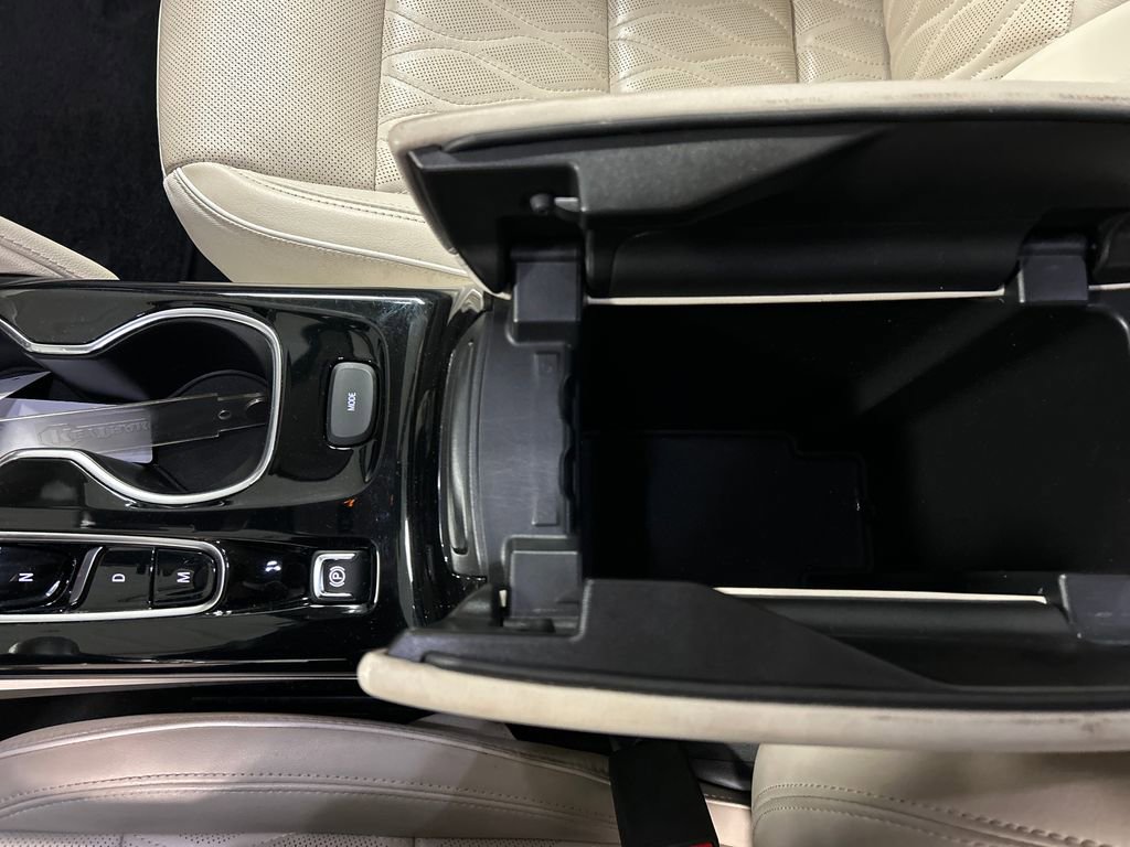 Used 2021 Buick Envision Avenir w/ Technology Package II image 21