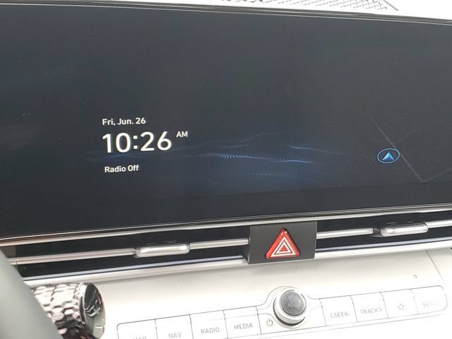 Certified 2025 Hyundai Elantra Limited FWD image 26