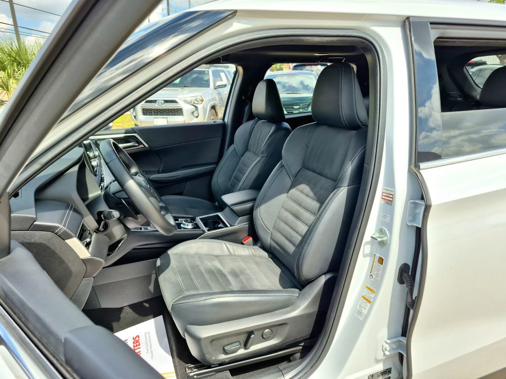 Used 2022 Mitsubishi Outlander SE image 10