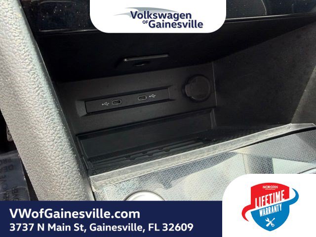 Used 2025 Volkswagen Taos SE FWD image 27