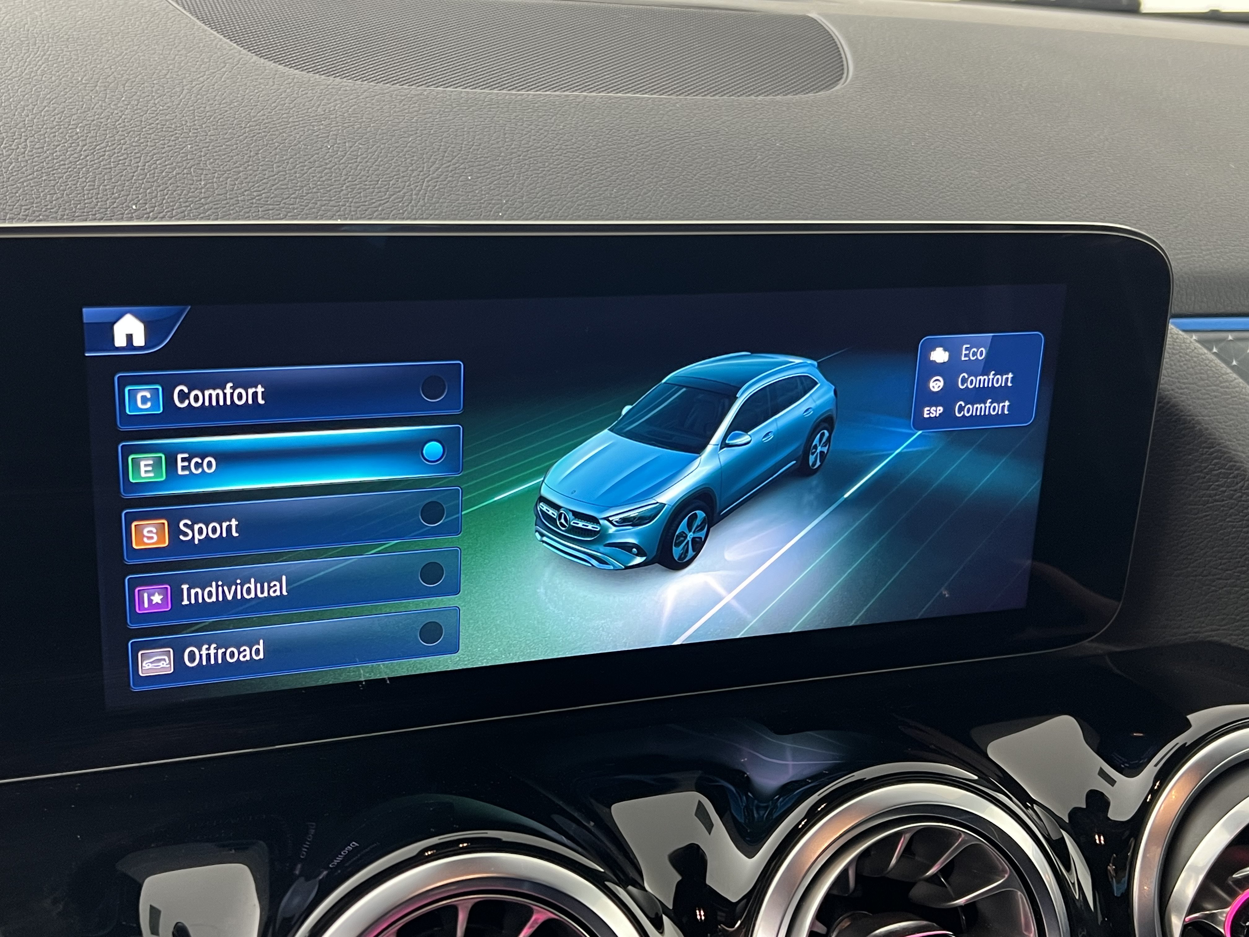 Certified 2025 Mercedes-Benz GLA 250 4MATIC image 29