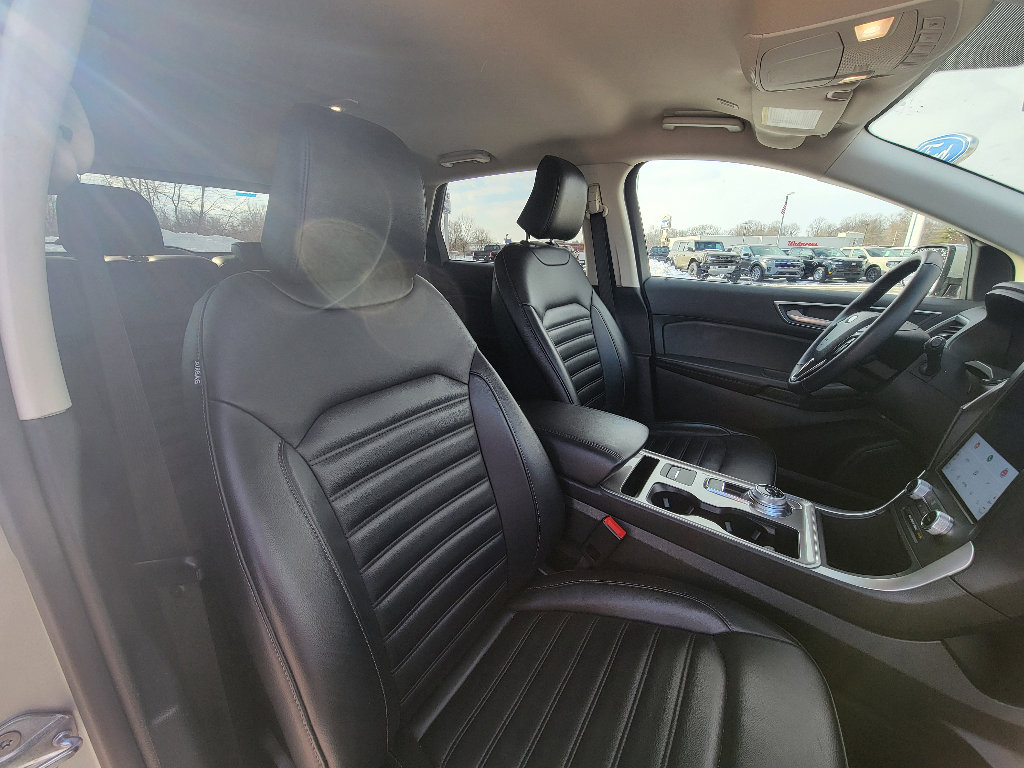 Used 2024 Ford Edge SEL image 32