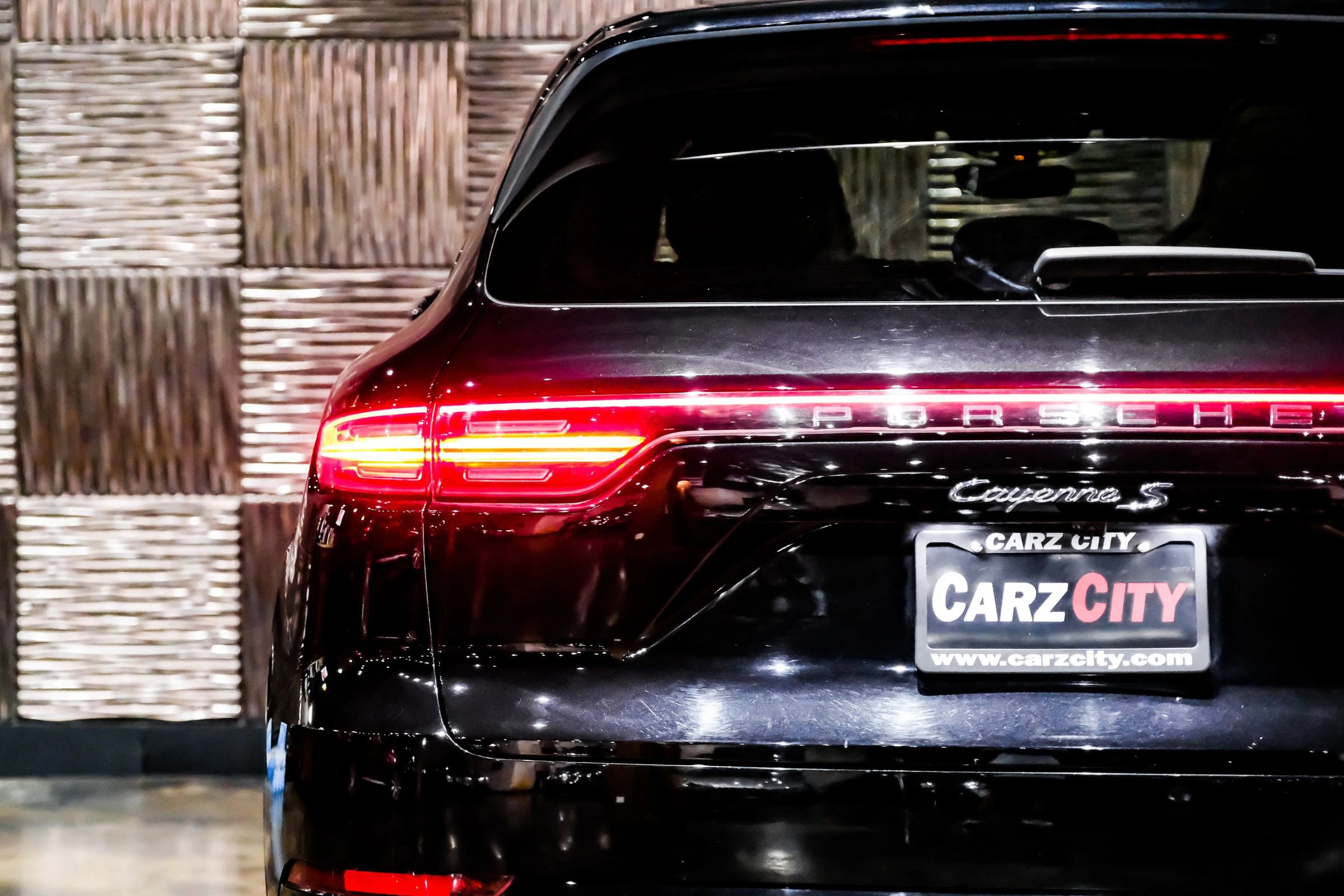 Used 2020 Porsche Cayenne S image 42