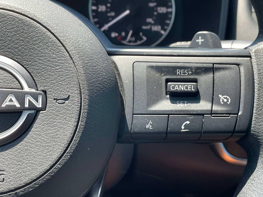 Used 2023 Nissan Rogue S AWD/4WD image 23