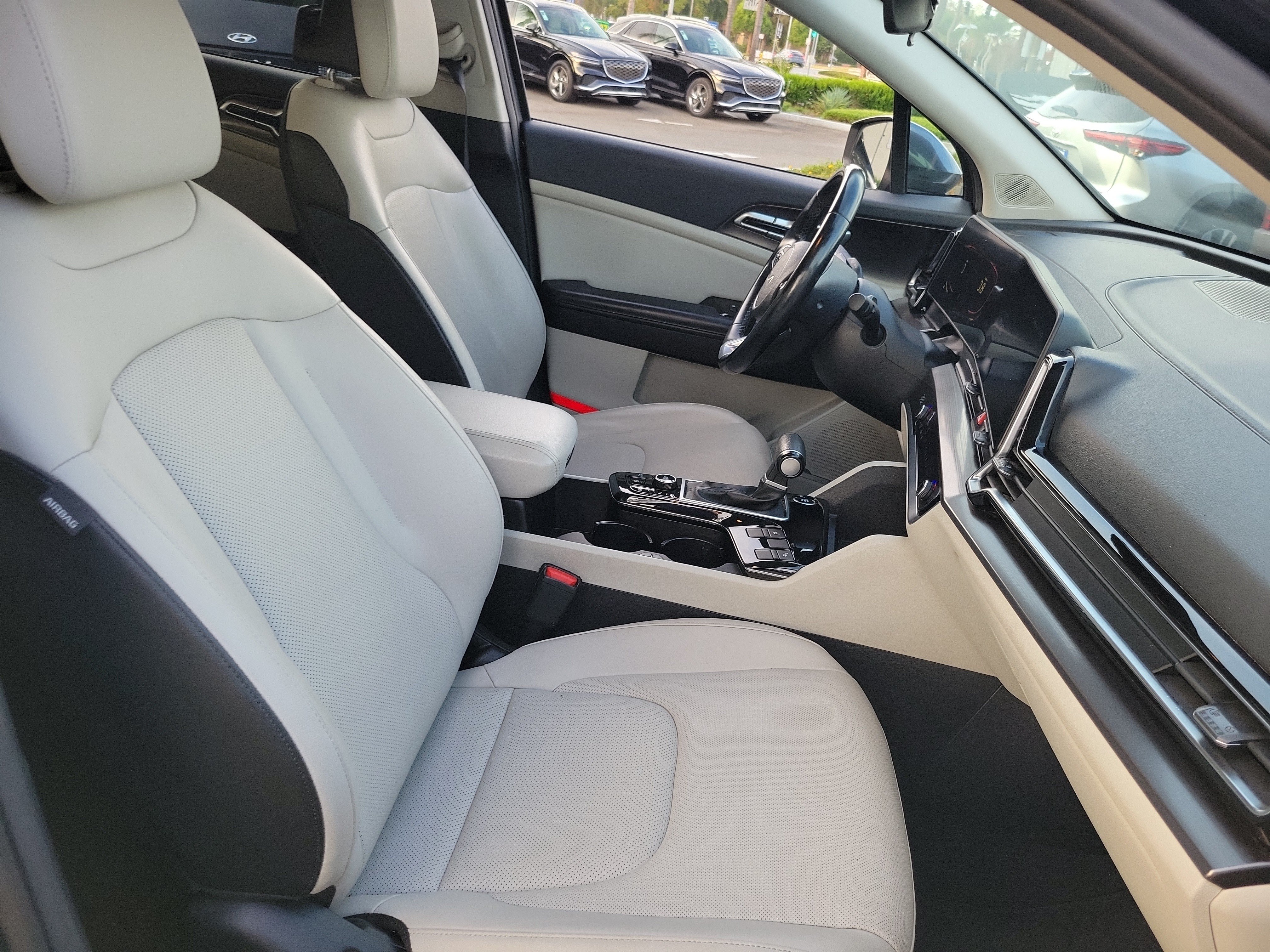 Used 2024 Kia Sportage EX FWD image 21