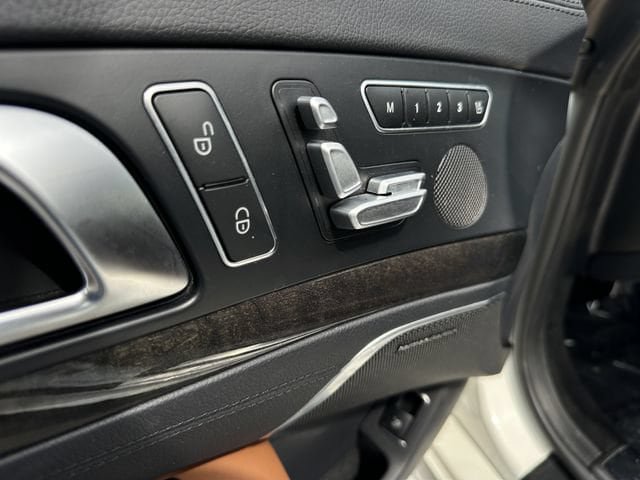 Used 2017 Mercedes-Benz SL 550 image 12