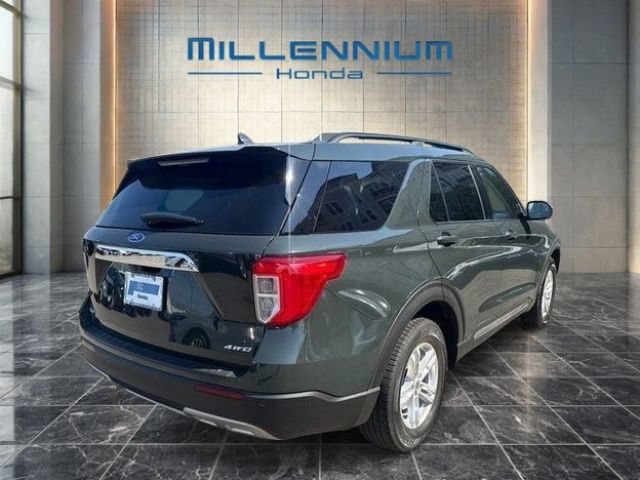 Used 2023 Ford Explorer XLT w/ Equipment Group 202A AWD/4WD image 4