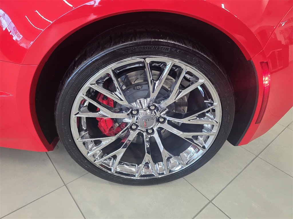 Used 2015 Chevrolet Corvette Z06 w/ 3LZ Preferred Equipment Group image 38